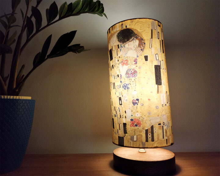 lampa dekoracyjna z abażurem