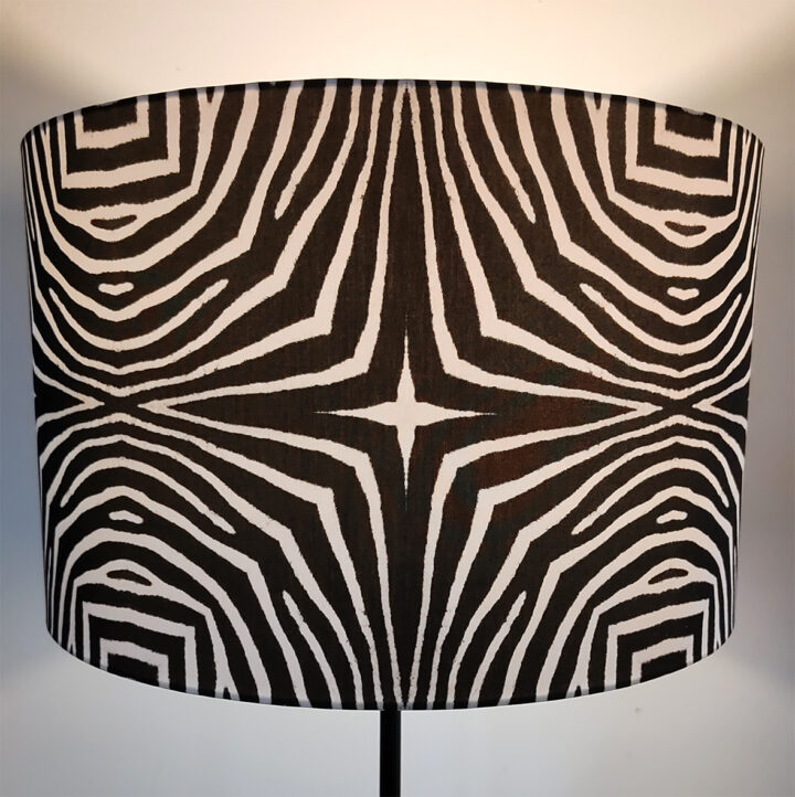 abażur stylowy czarno białe pasy zebra